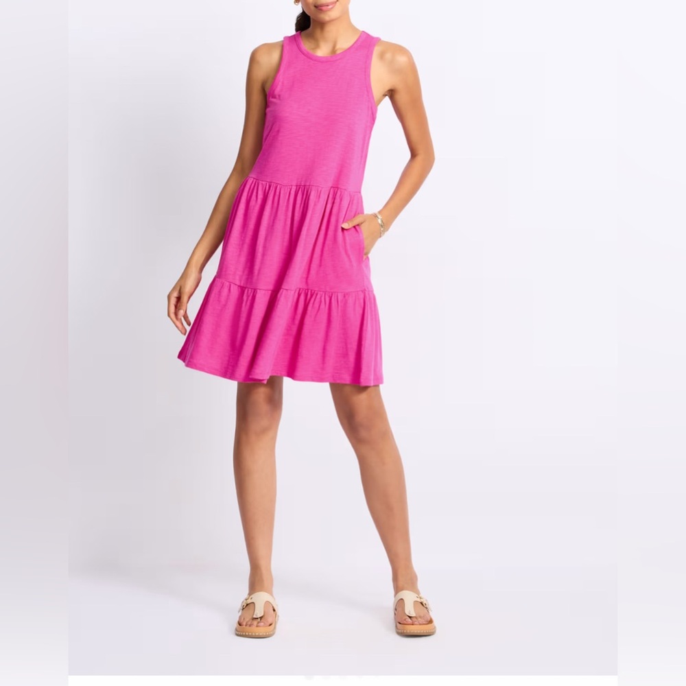 MARKET & SPRUCE
Taria Sleeveless Tiered Shift Dress